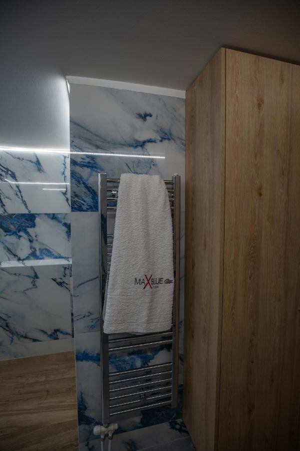 Max Blue Apartment, A Stay Like No Other El Pireo Exterior foto